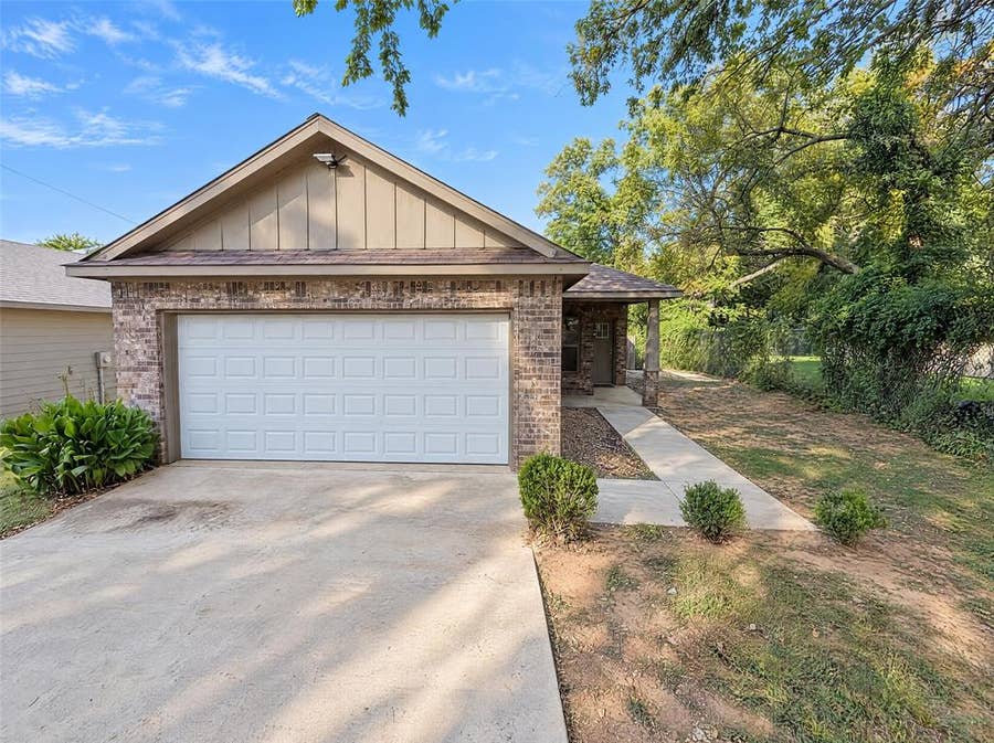 Property photo for 186 S Preston Street, Alvarado, TX