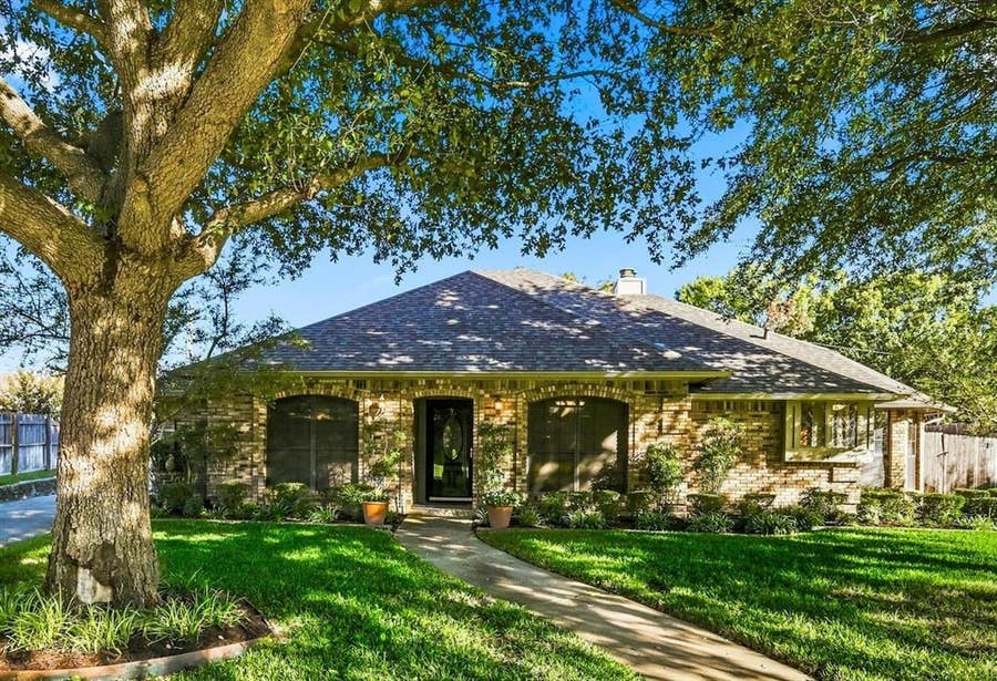 Property photo for 3209 Caliente Court, Arlington, TX