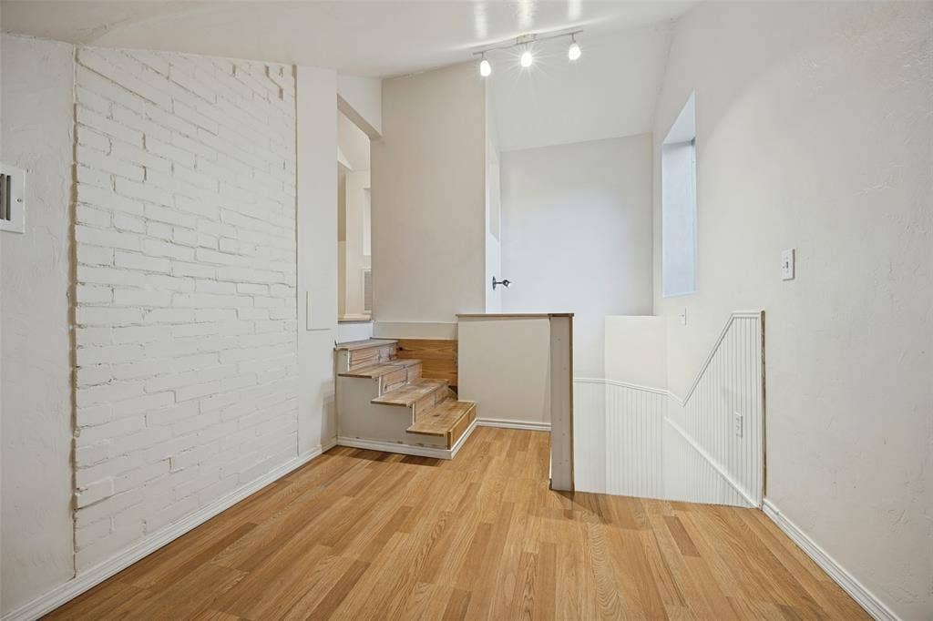 7011 Hammond Avenue, Dallas, TX 75223 Bonus Room Loft