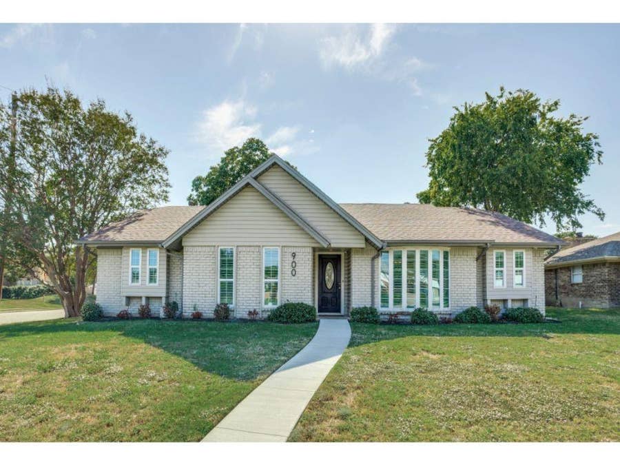 Property photo for 900 Lexington Drive, Plano, TX