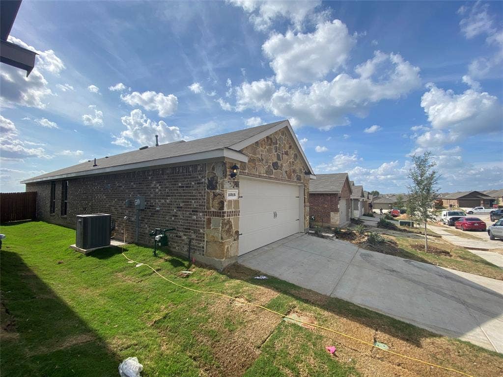 1315 DRAPER Lane, Forney, TX 75126