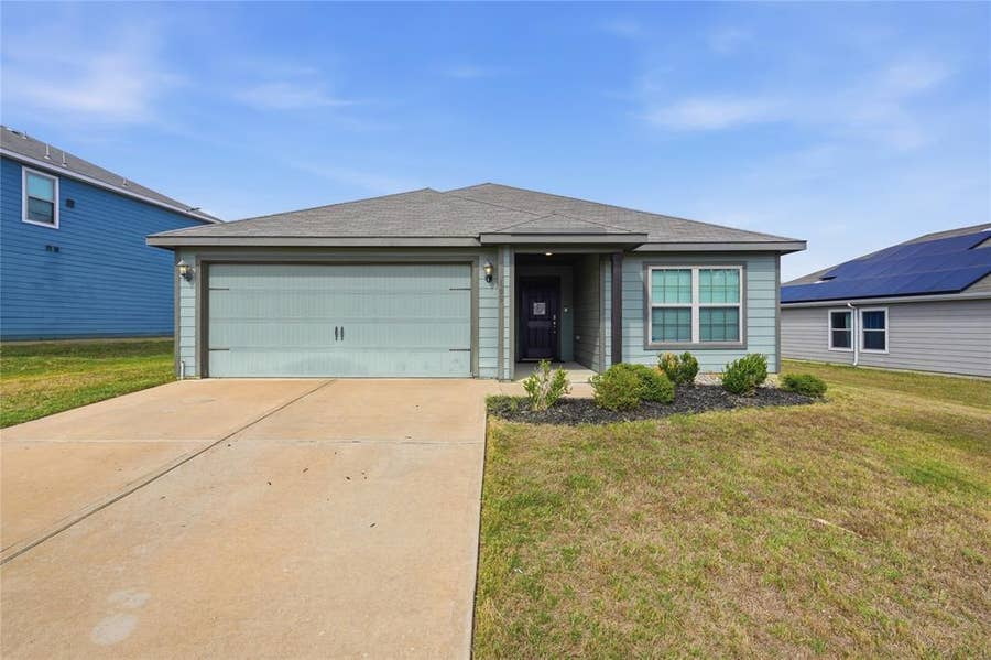 Property photo for 105 Clark Street, Venus, TX