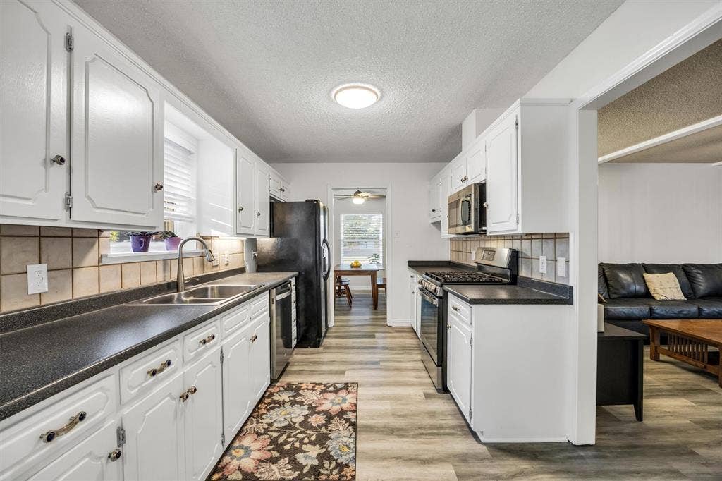 13760 Rolling Hills Lane, Dallas, TX 75240 13760 Rolling Hills Lane, Dallas, TX 75240