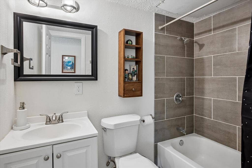 2219 Crockett Drive, Carrollton, TX 75006 2219 Crockett Drive, Carrollton, TX 75006