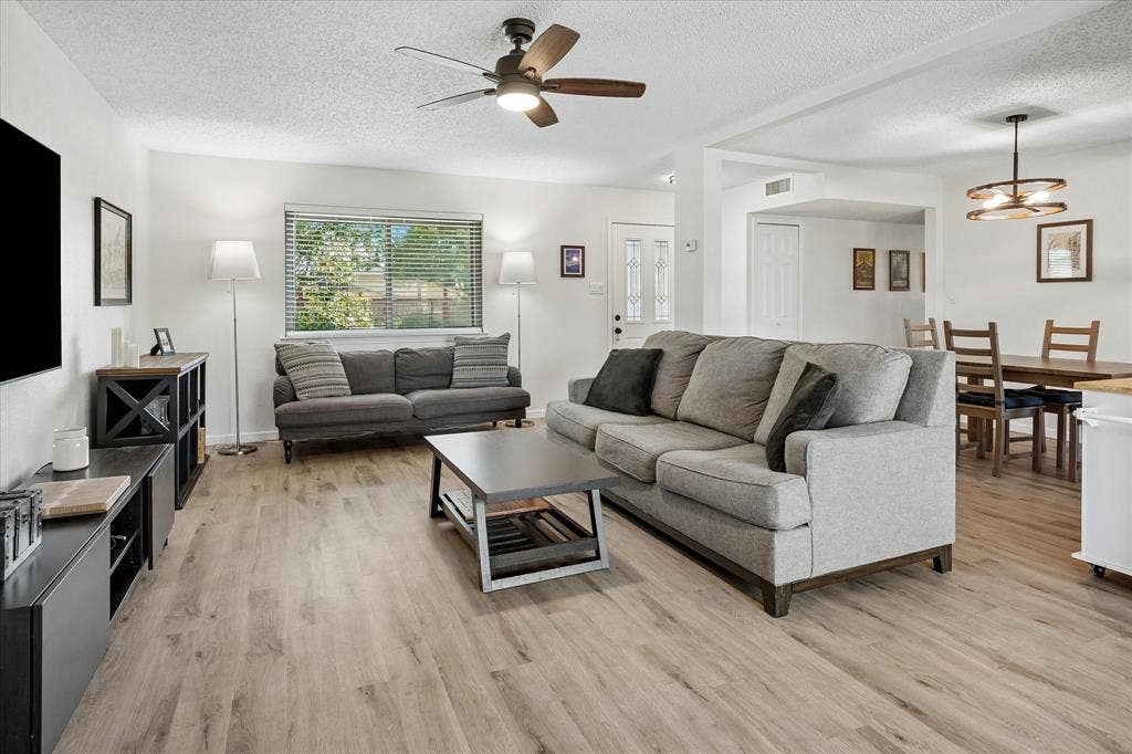 2219 Crockett Drive, Carrollton, TX 75006 2219 Crockett Drive, Carrollton, TX 75006
