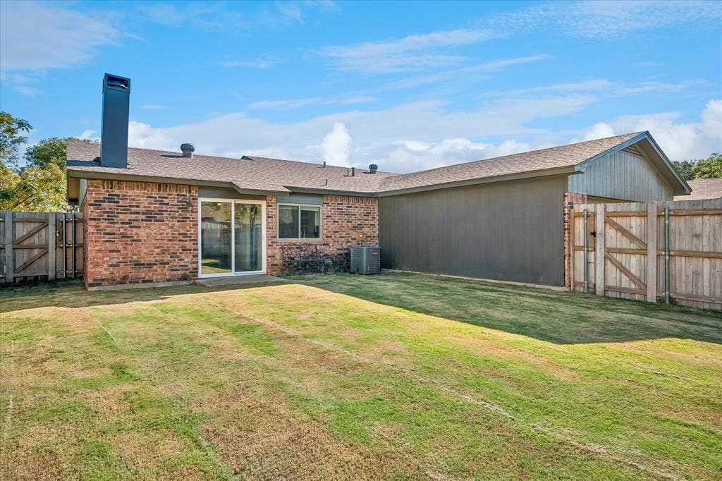 2219 Crockett Drive, Carrollton, TX 75006 2219 Crockett Drive, Carrollton, TX 75006