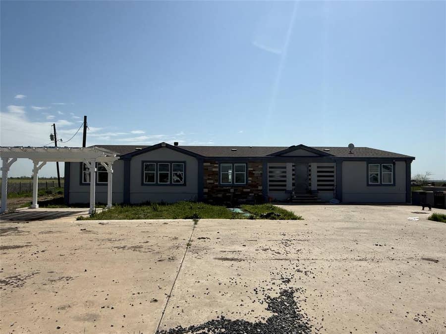 Property photo for 10546 Hames Road, Pilot Point, TX