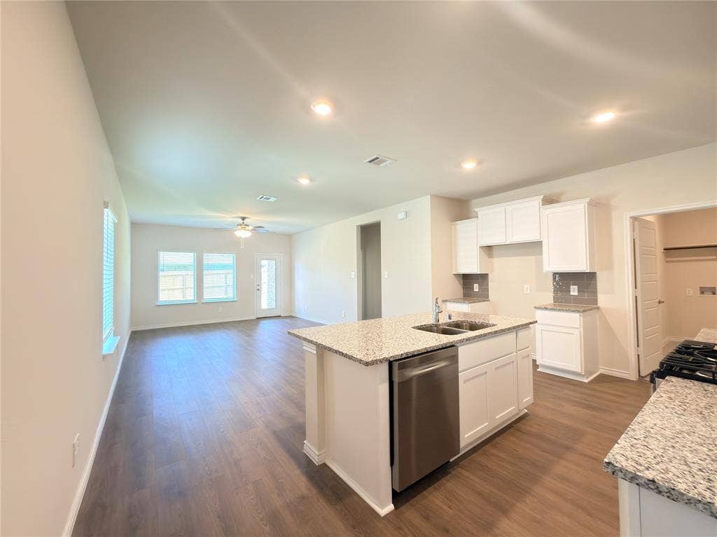 1907 Lostwood Drive, Princeton, TX 75407 1907 Lostwood Drive, Princeton, TX 75407
