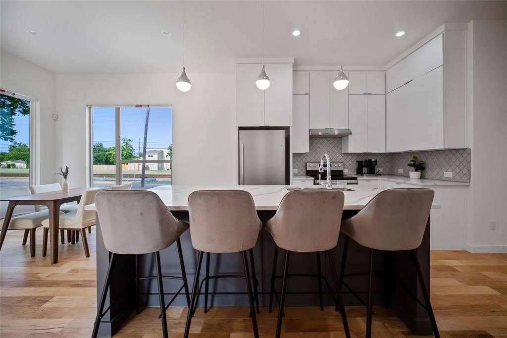 1350 Strickland Street, Dallas, TX 75216 1350 Strickland Street, Dallas, TX 75216