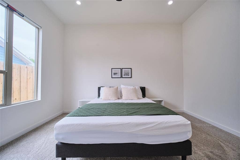 1350 Strickland Street, Dallas, TX 75216 1350 Strickland Street, Dallas, TX 75216