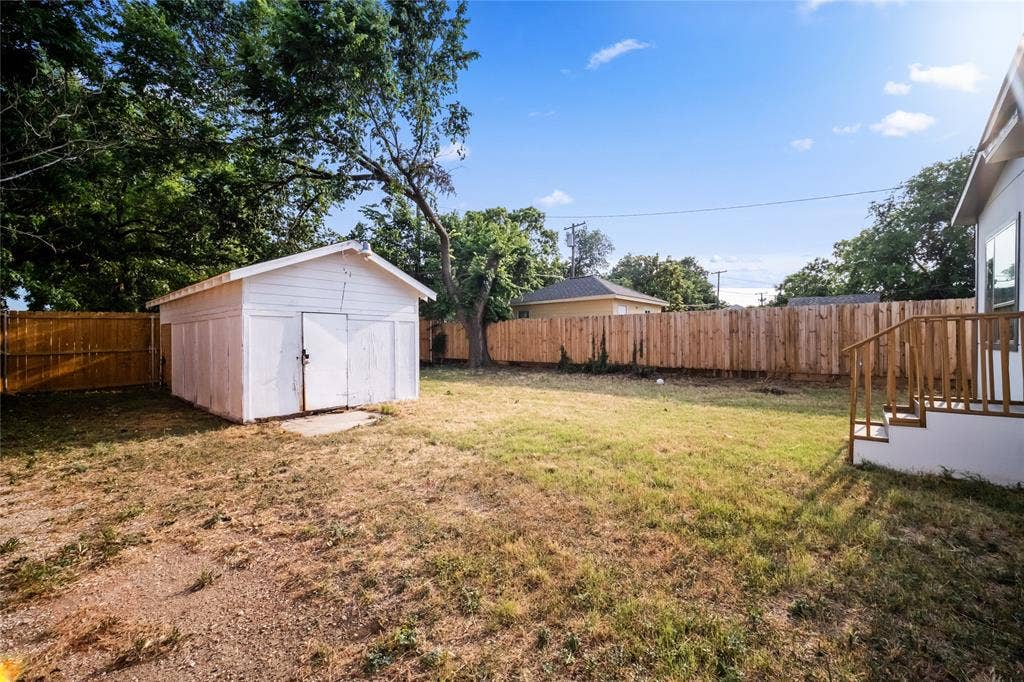 1350 Strickland Street, Dallas, TX 75216 1350 Strickland Street, Dallas, TX 75216