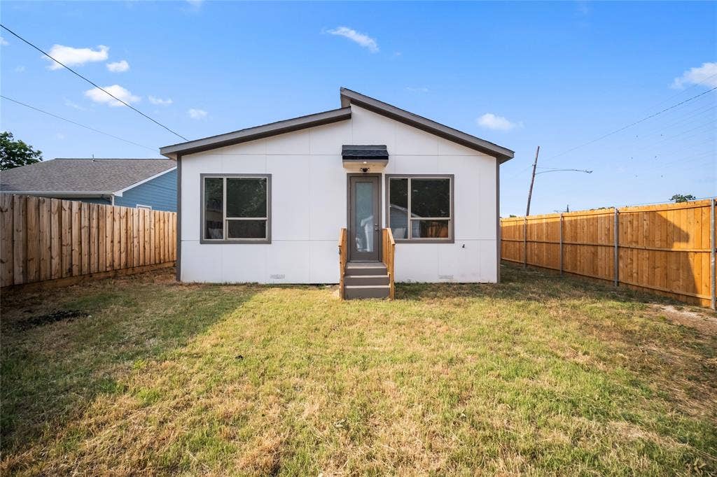 1350 Strickland Street, Dallas, TX 75216 1350 Strickland Street, Dallas, TX 75216