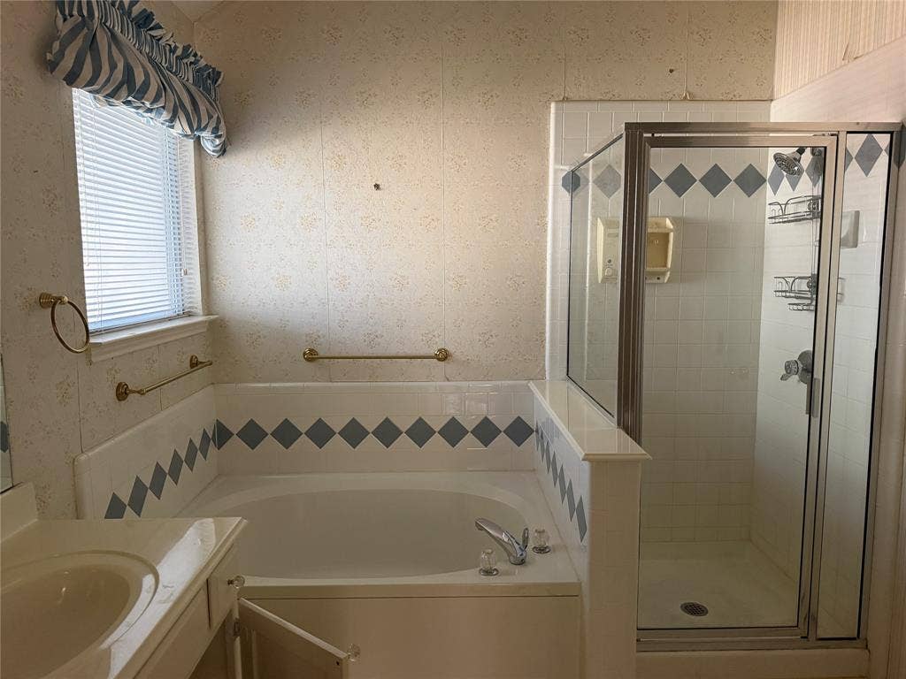 7213 Crabtree Lane, North Richland Hills, TX 76182 7213 Crabtree Lane, North Richland Hills, TX 76182
