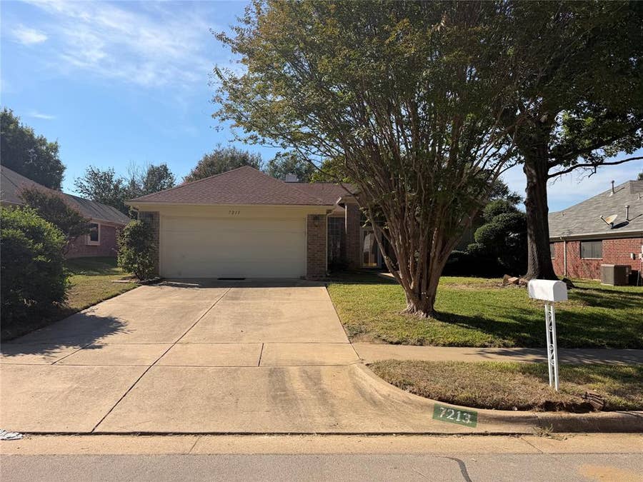 Property photo for 7613 Crabtree Lane, North Richland Hills, TX
