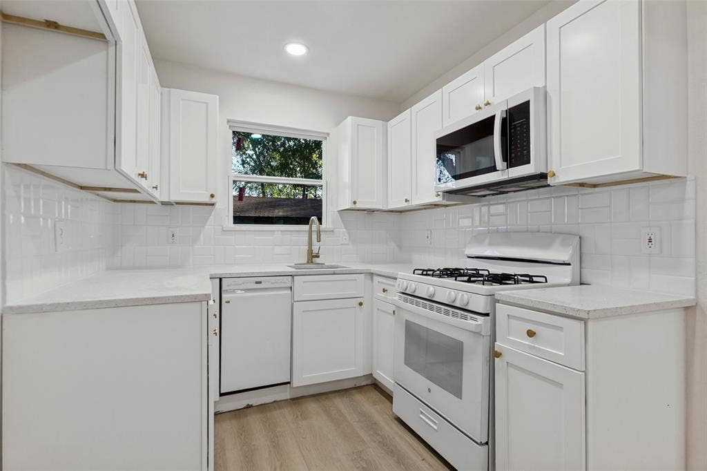 1114 10th Street, Plano, TX 75074 1114 10th Street, Plano, TX 75074