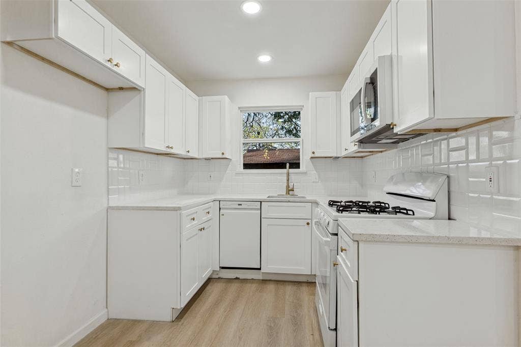 1114 10th Street, Plano, TX 75074 1114 10th Street, Plano, TX 75074