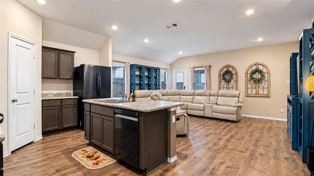 709 Darlington Oak Avenue, Royse City, TX 75189