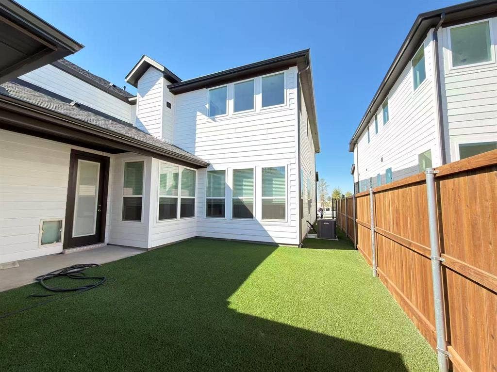 7043 Lathrop Lane, Frisco, TX 75033 7043 Lathrop Lane, Frisco, TX 75033