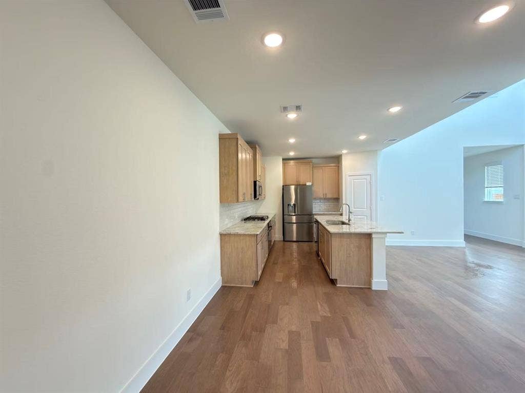 7043 Lathrop Lane, Frisco, TX 75033 7043 Lathrop Lane, Frisco, TX 75033