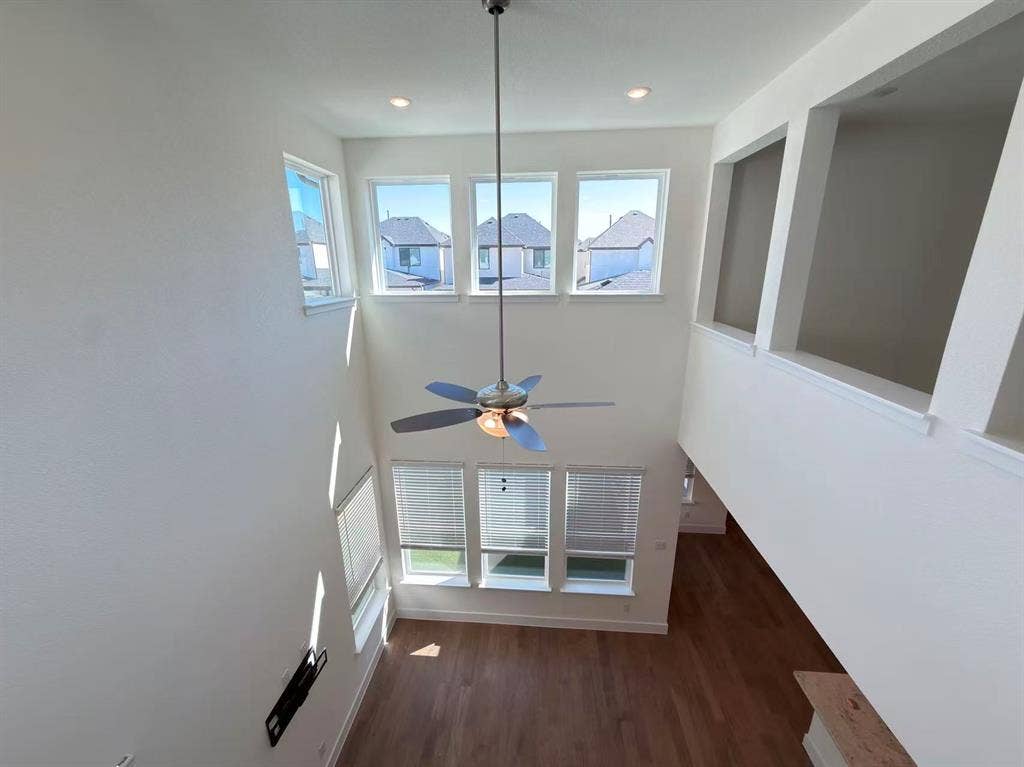 7043 Lathrop Lane, Frisco, TX 75033 7043 Lathrop Lane, Frisco, TX 75033