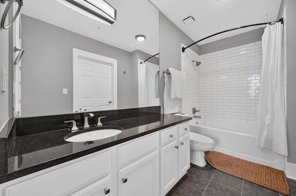 2305 Worthington Street, #202, Dallas, TX 75204 2305 Worthington Street, #202, Dallas, TX 75204