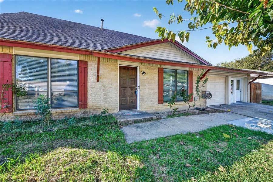 Property photo for 1302 Shelmar Drive, Arlington, TX