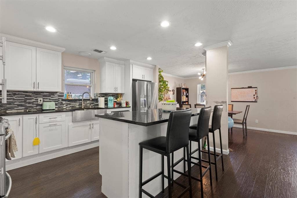 206 Watson Drive, Allen, TX 75002 206 Watson Drive, Allen, TX 75002
