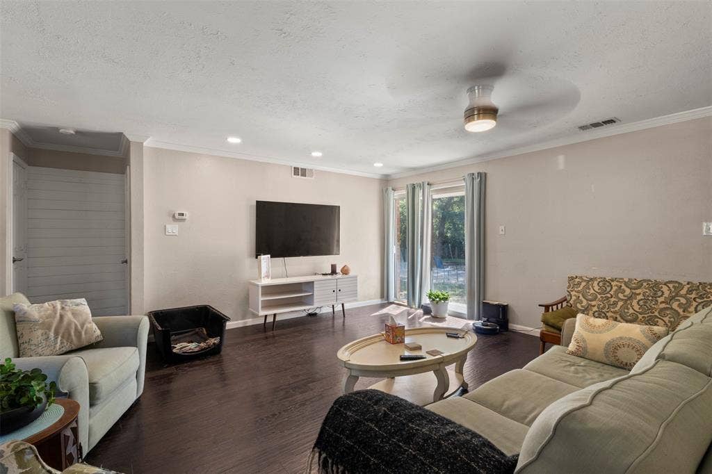 206 Watson Drive, Allen, TX 75002 206 Watson Drive, Allen, TX 75002