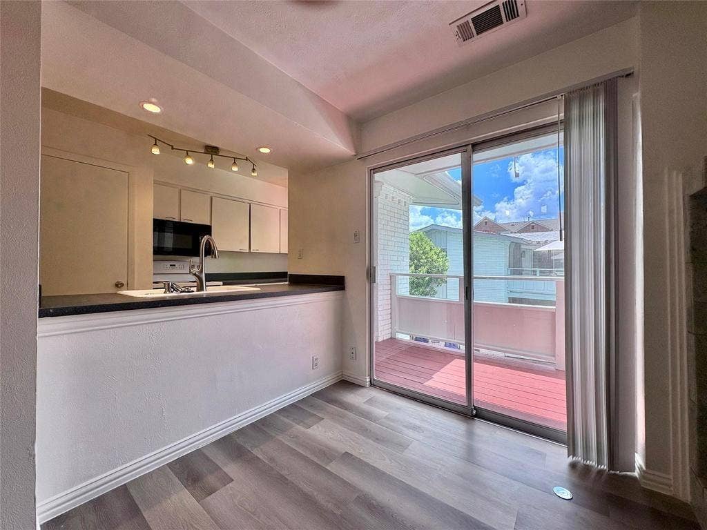 4347 Dickason Avenue, #207, Dallas, TX 75219