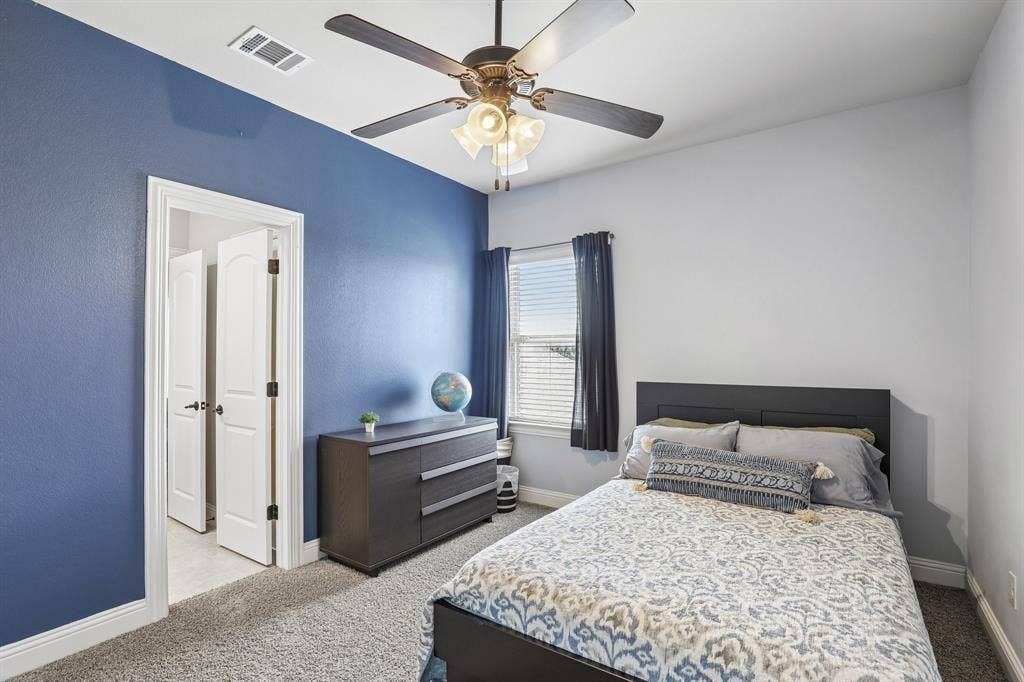 676 Princeton Way, Rockwall, TX 75087 Upstairs bedroom