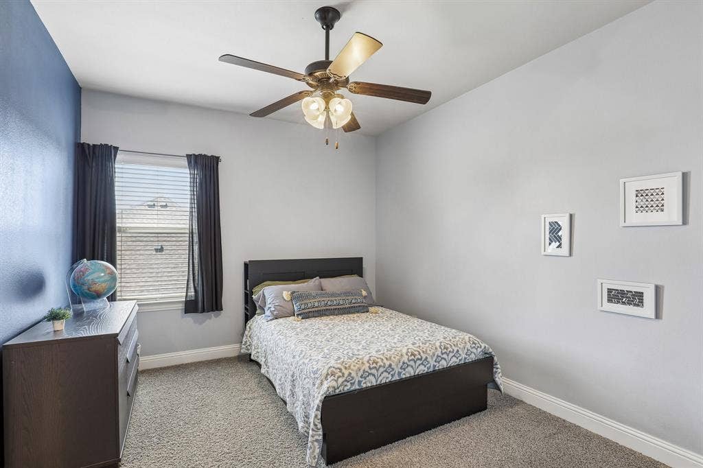 676 Princeton Way, Rockwall, TX 75087 Upstairs bedroom