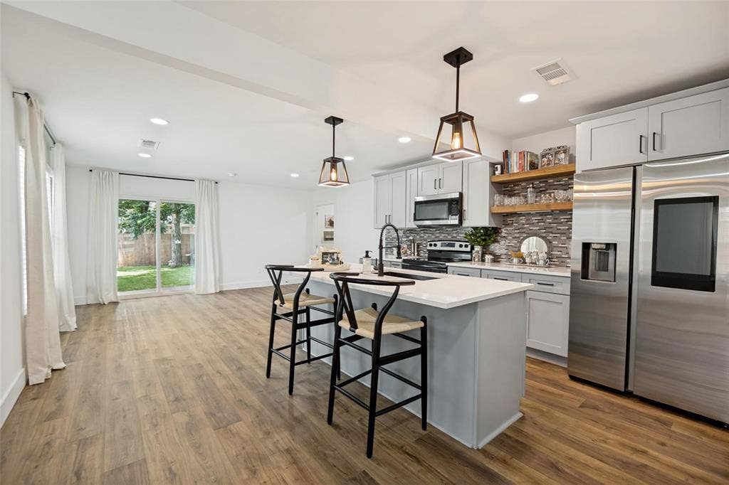 10229 San Juan Avenue, Dallas, TX 75228 10229 San Juan Avenue, Dallas, TX 75228