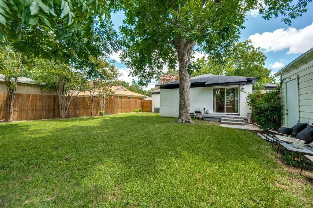 10229 San Juan Avenue, Dallas, TX 75228 10229 San Juan Avenue, Dallas, TX 75228