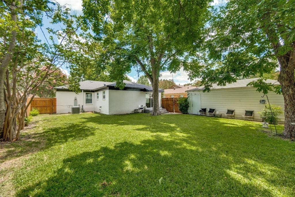 10229 San Juan Avenue, Dallas, TX 75228 10229 San Juan Avenue, Dallas, TX 75228