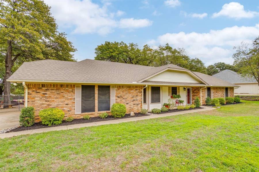 Property photo for 1209 Vera Lane, Kennedale, TX