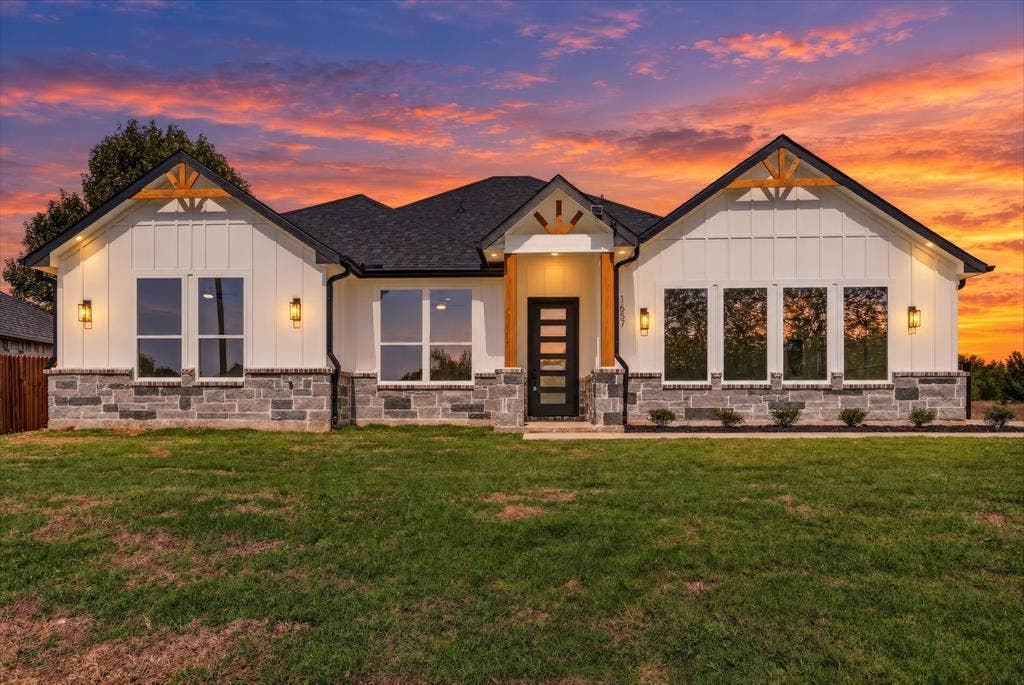 1657 Brookview Drive, Lancaster, TX 75146 1657 Brookview Drive, Lancaster, TX 75146