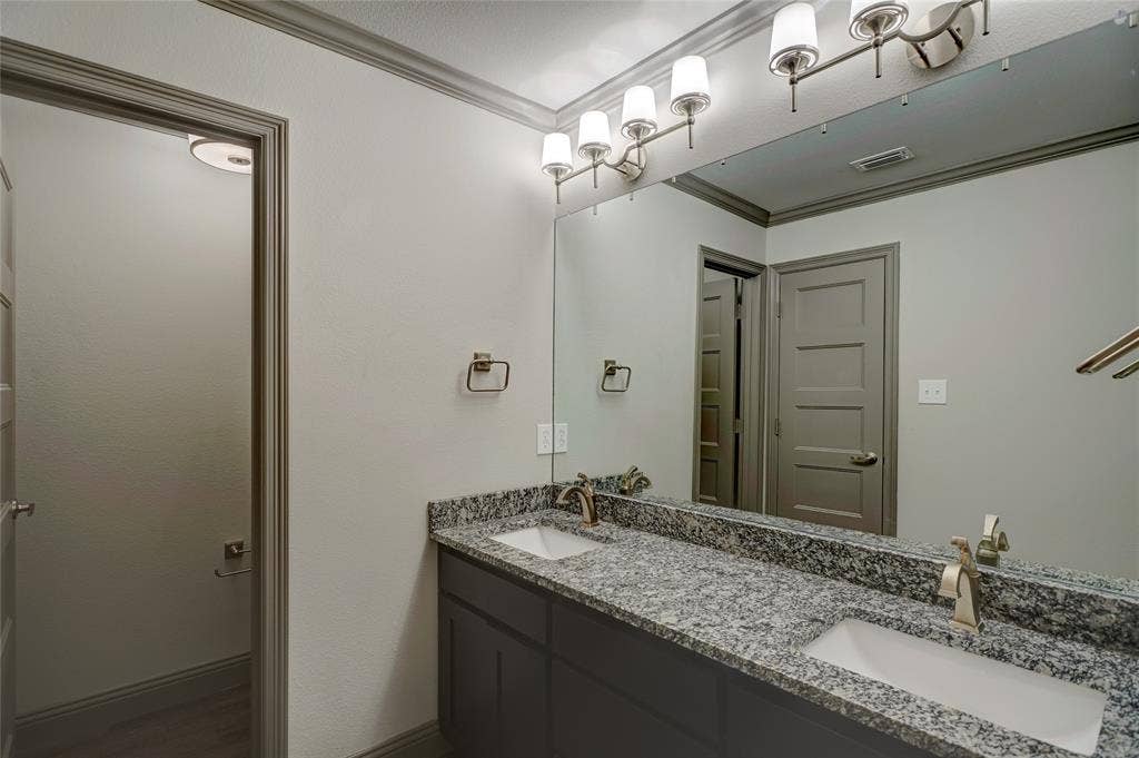 115 W Avenue I, #Suite A, Midlothian, TX 76065 115 W Avenue I, #Suite A, Midlothian, TX 76065
