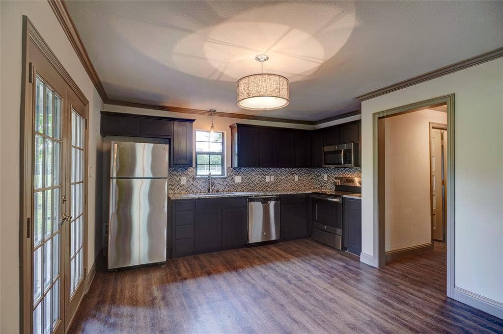 115 W Avenue I, #Suite A, Midlothian, TX 76065 115 W Avenue I, #Suite A, Midlothian, TX 76065