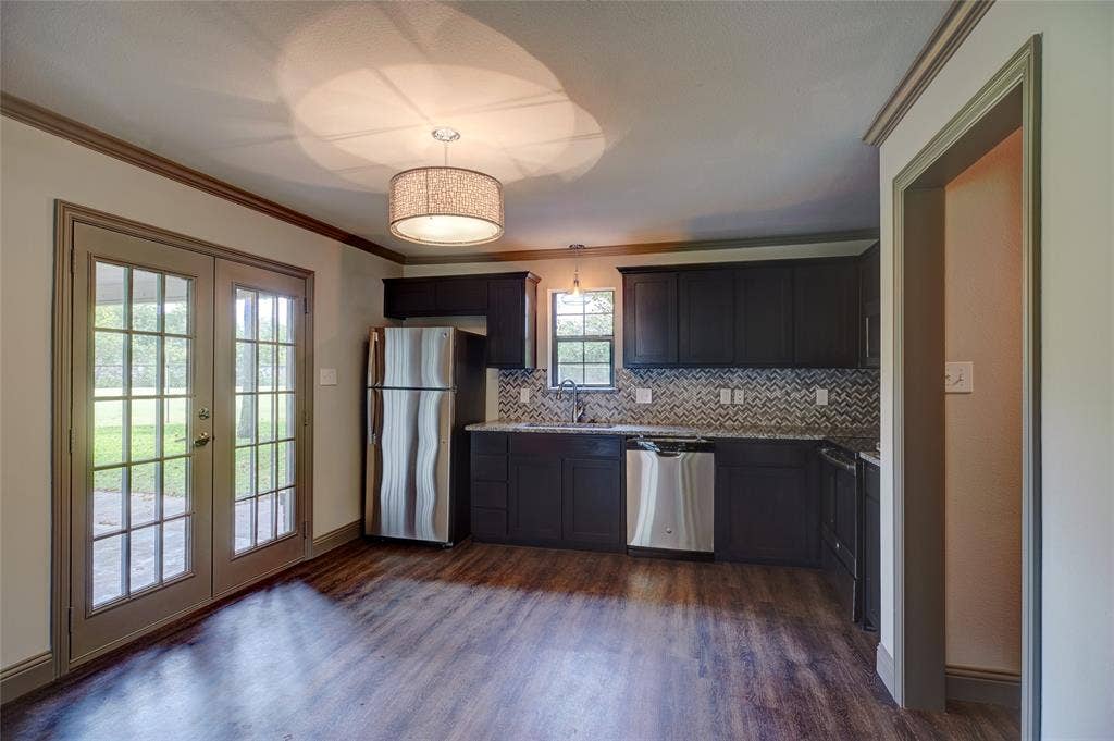 115 W Avenue I, #Suite A, Midlothian, TX 76065 115 W Avenue I, #Suite A, Midlothian, TX 76065