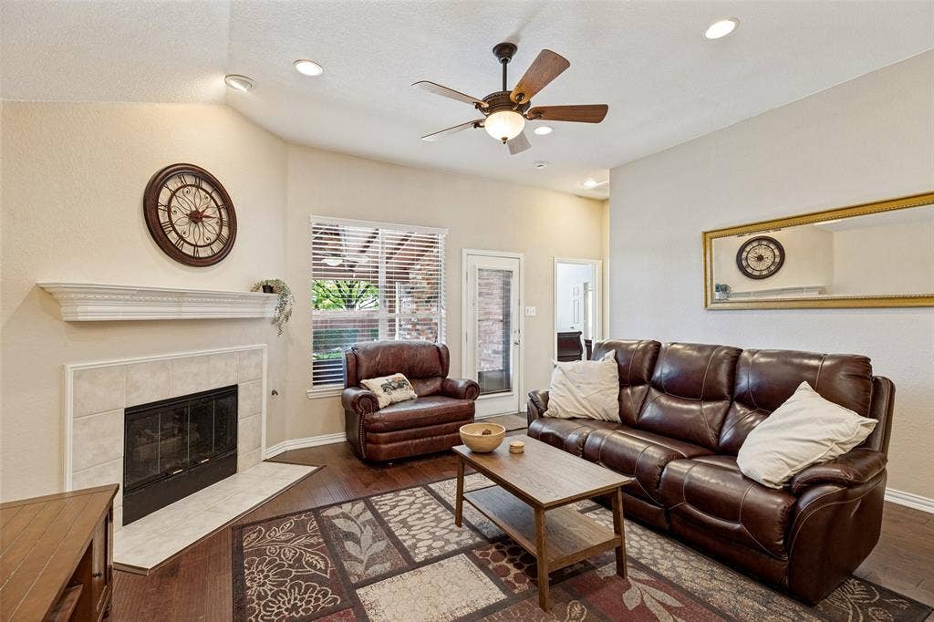 8201 Clear Bay, McKinney, TX 75072 8201 Clear Bay, McKinney, TX 75072