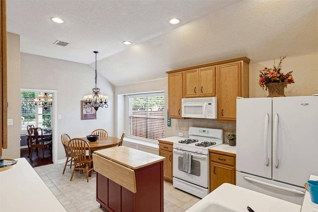 8201 Clear Bay, McKinney, TX 75072 8201 Clear Bay, McKinney, TX 75072