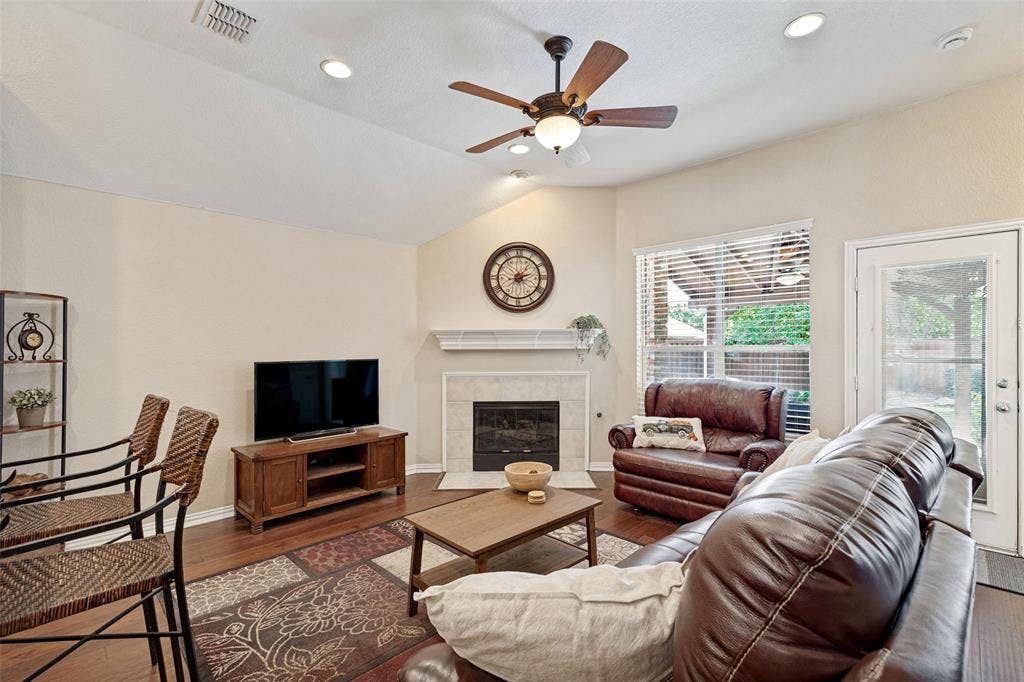 8201 Clear Bay, McKinney, TX 75072 8201 Clear Bay, McKinney, TX 75072