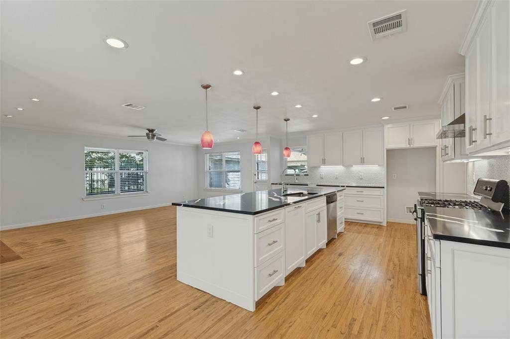 541 Woolsey Drive, Dallas, TX 75224 541 Woolsey Drive, Dallas, TX 75224