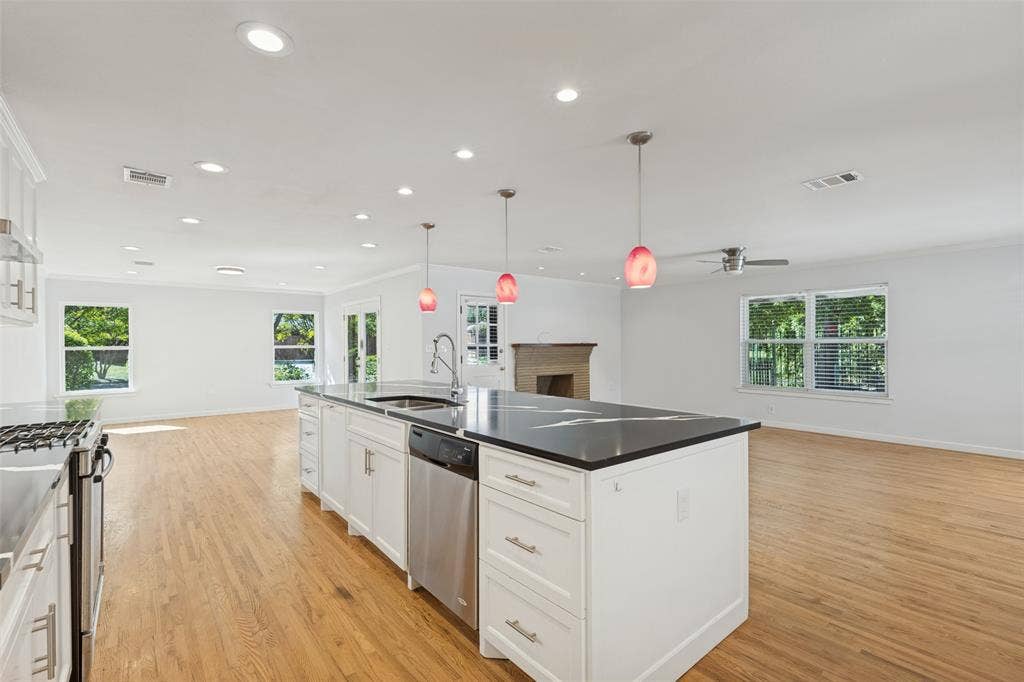 541 Woolsey Drive, Dallas, TX 75224 541 Woolsey Drive, Dallas, TX 75224
