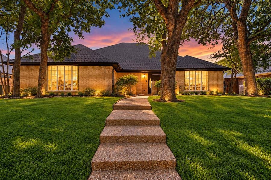 Property photo for 4504 Lake Park Drive, Arlington, TX