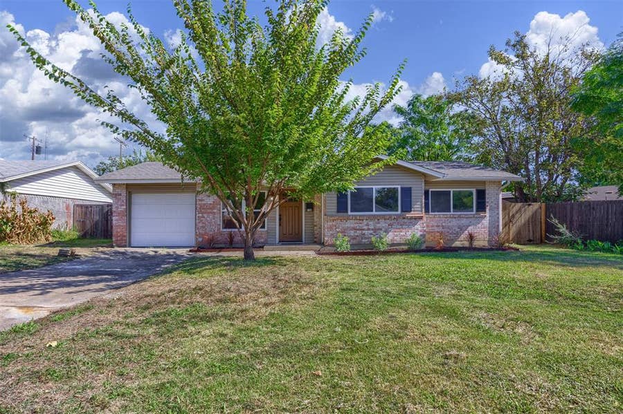 Property photo for 3106 Parker Street, Irving, TX