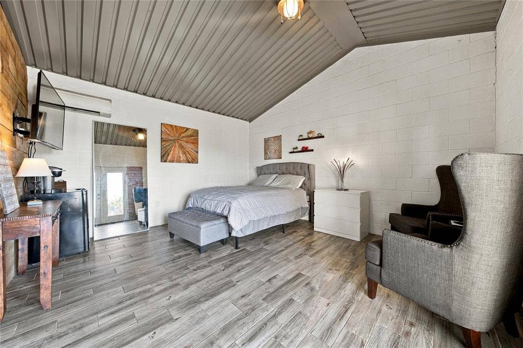 1001 Rolling Drive, Athens, TX 75751 1001 Rolling Drive, Athens, TX 75751