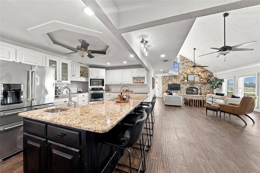 1001 Rolling Drive, Athens, TX 75751 1001 Rolling Drive, Athens, TX 75751