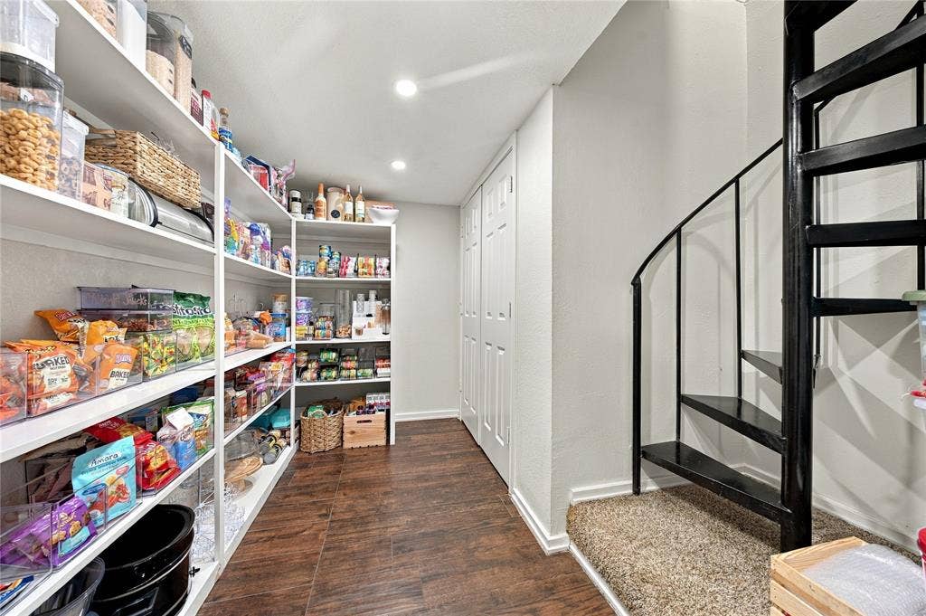 1001 Rolling Drive, Athens, TX 75751 1001 Rolling Drive, Athens, TX 75751