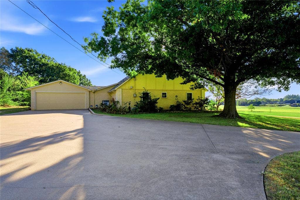 1001 Rolling Drive, Athens, TX 75751 1001 Rolling Drive, Athens, TX 75751
